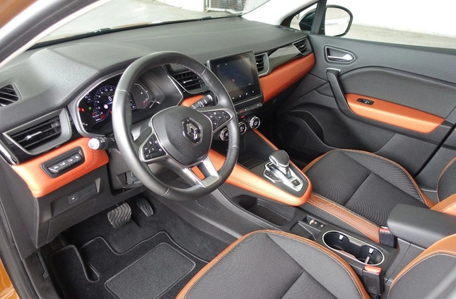 Renault Captur cena 92900 przebieg: 18400, rok produkcji 2021 z Łochów małe 497